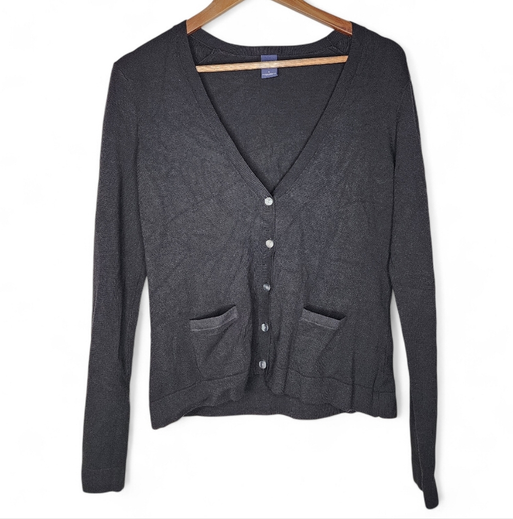 GAP V-Neck Cardigan Sweater in Black Size L